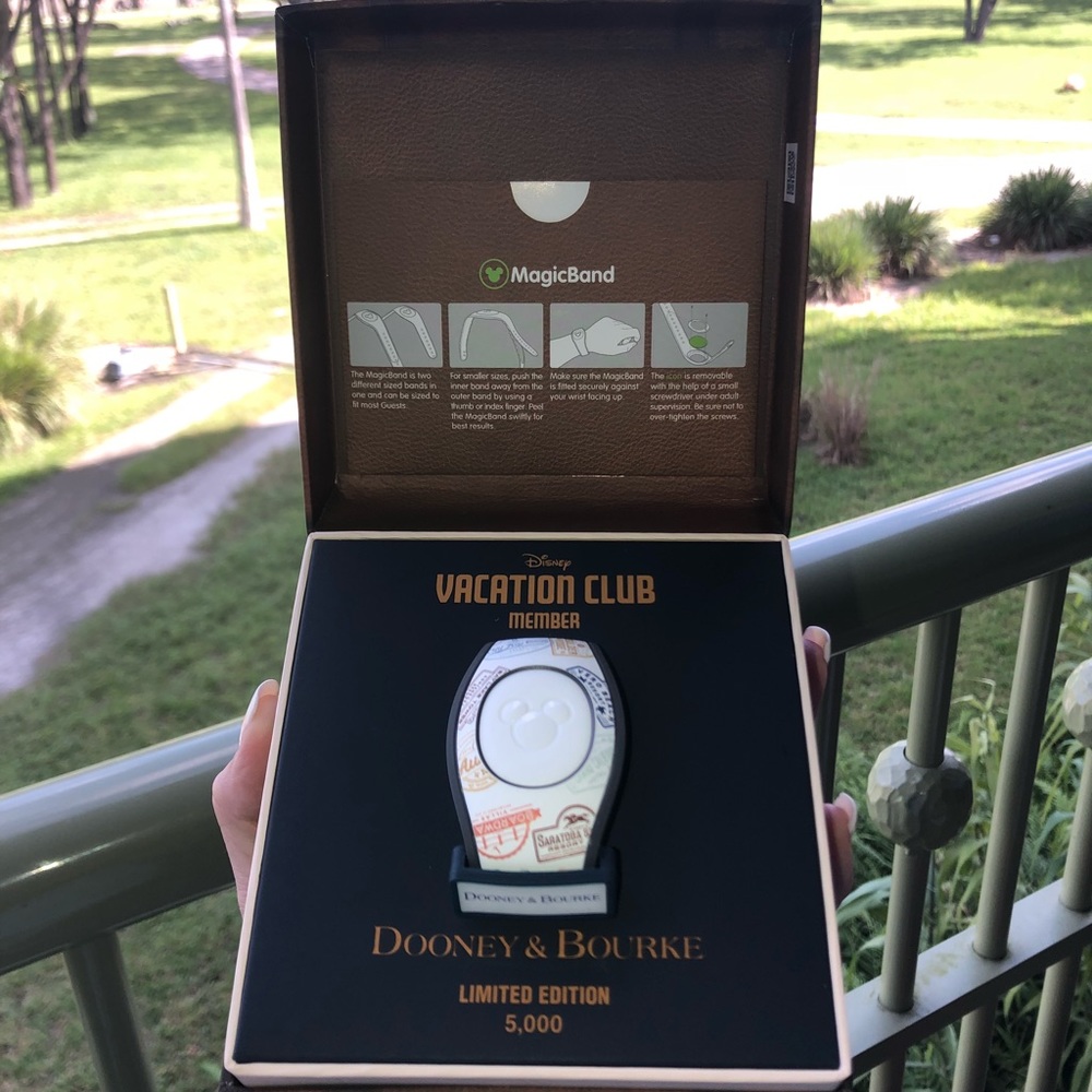 Disney Dooney & Bourke Magicband 2 DVC Vacation